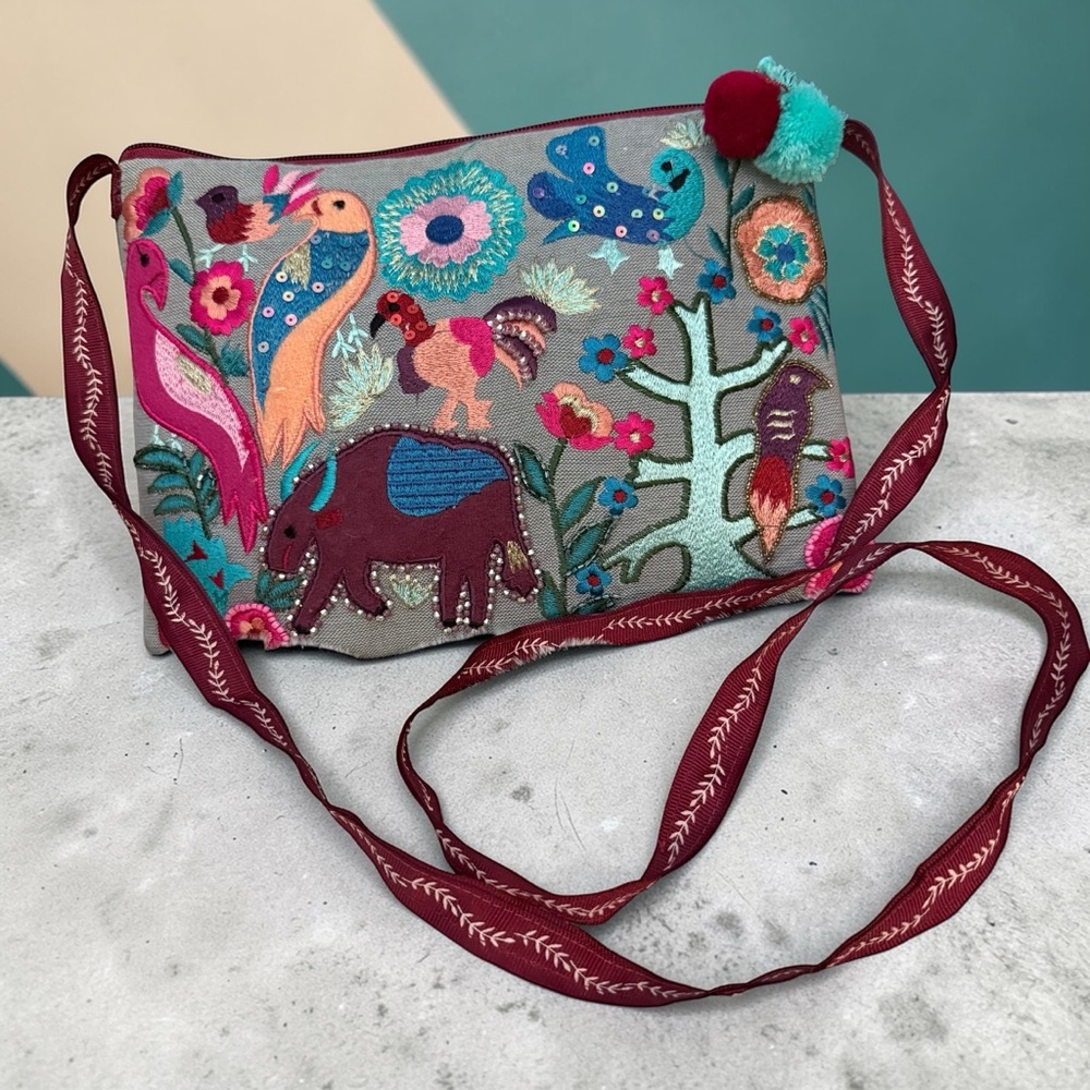 5 for $25!! EMBROIDERED BIRDS ANIMALS BEADS SEQUINS ZIP CLOSE/POM-POMS CROSSBODY